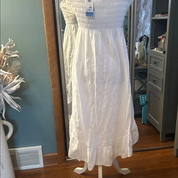 White Halter Dress with Crochet Details - Picture 4 of 7